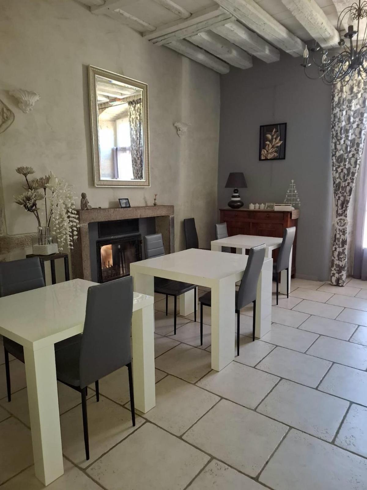 Maison d'Eusébia Château-Chalon Esterno foto